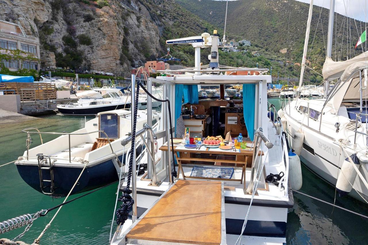 Aloha Jak'S Boat Alassio Bagian luar foto