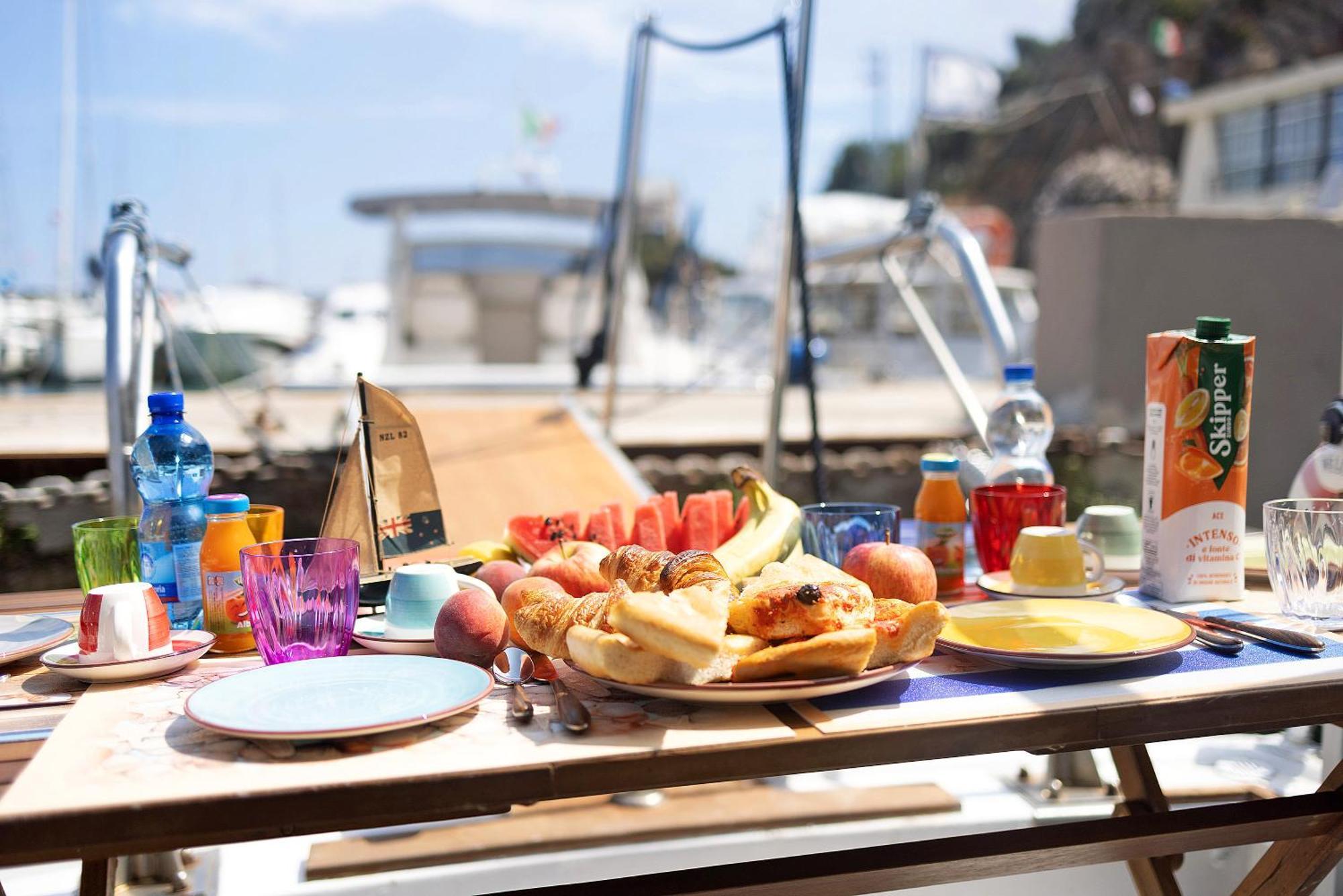 Aloha Jak'S Boat Alassio Bagian luar foto