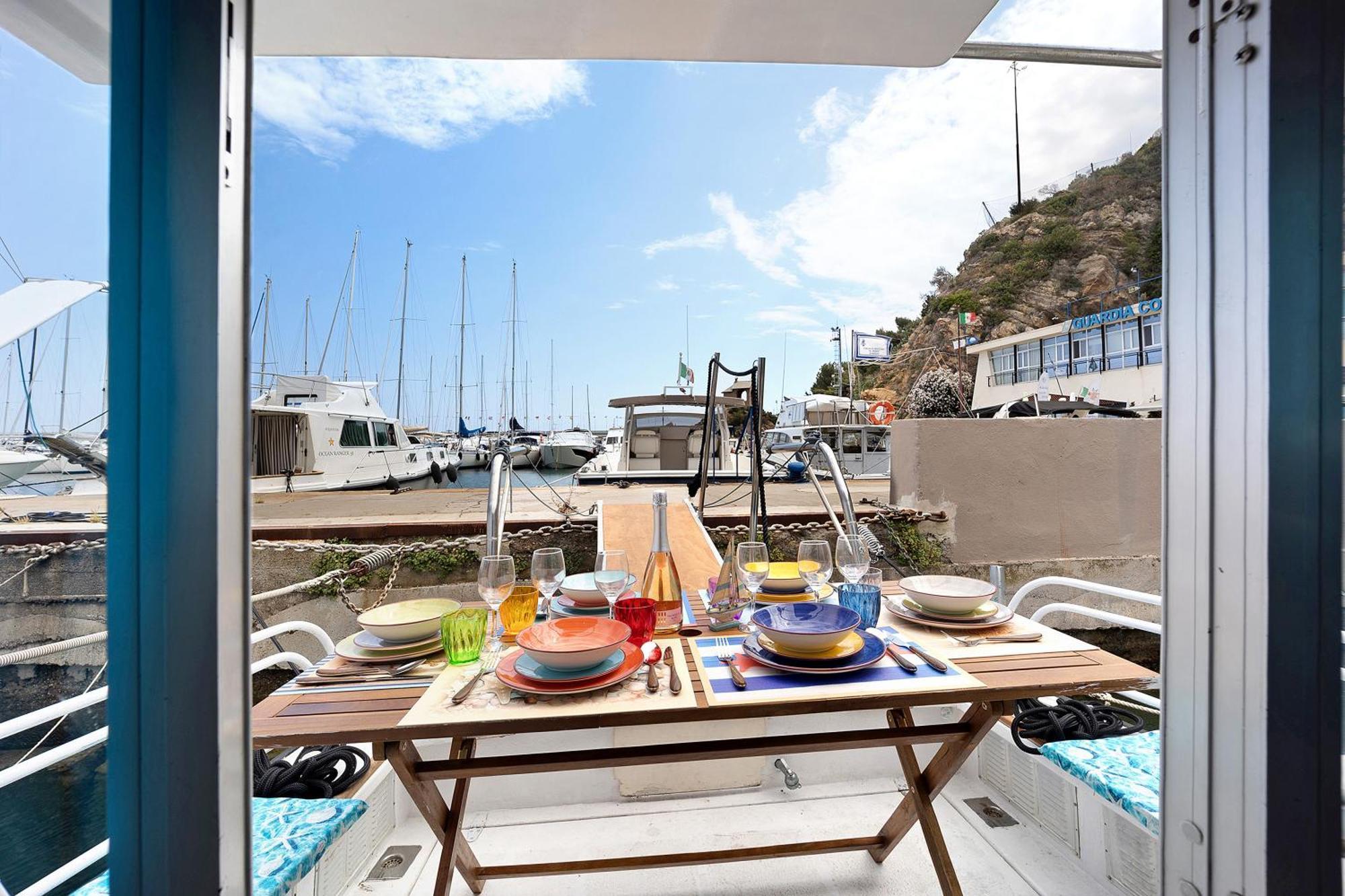 Aloha Jak'S Boat Alassio Bagian luar foto